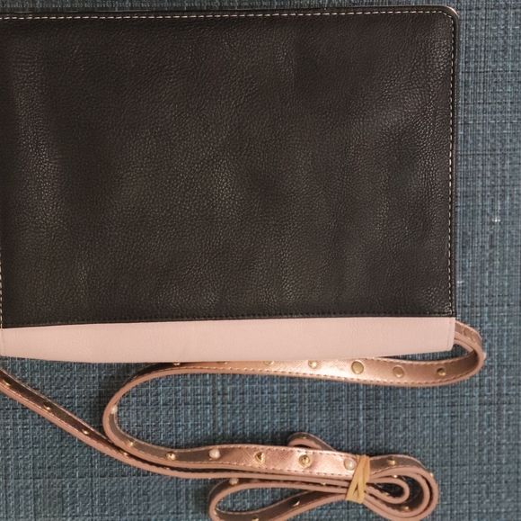 Betsey Johnson Cross Body Clutch Bag - Picture 3 of 7